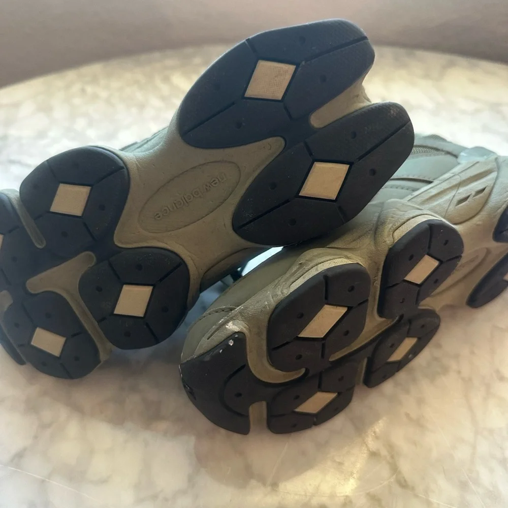 New Balance Olive Green 9060 Athletic Shoes Size 3 (35 EU) - Picture 8 of 8